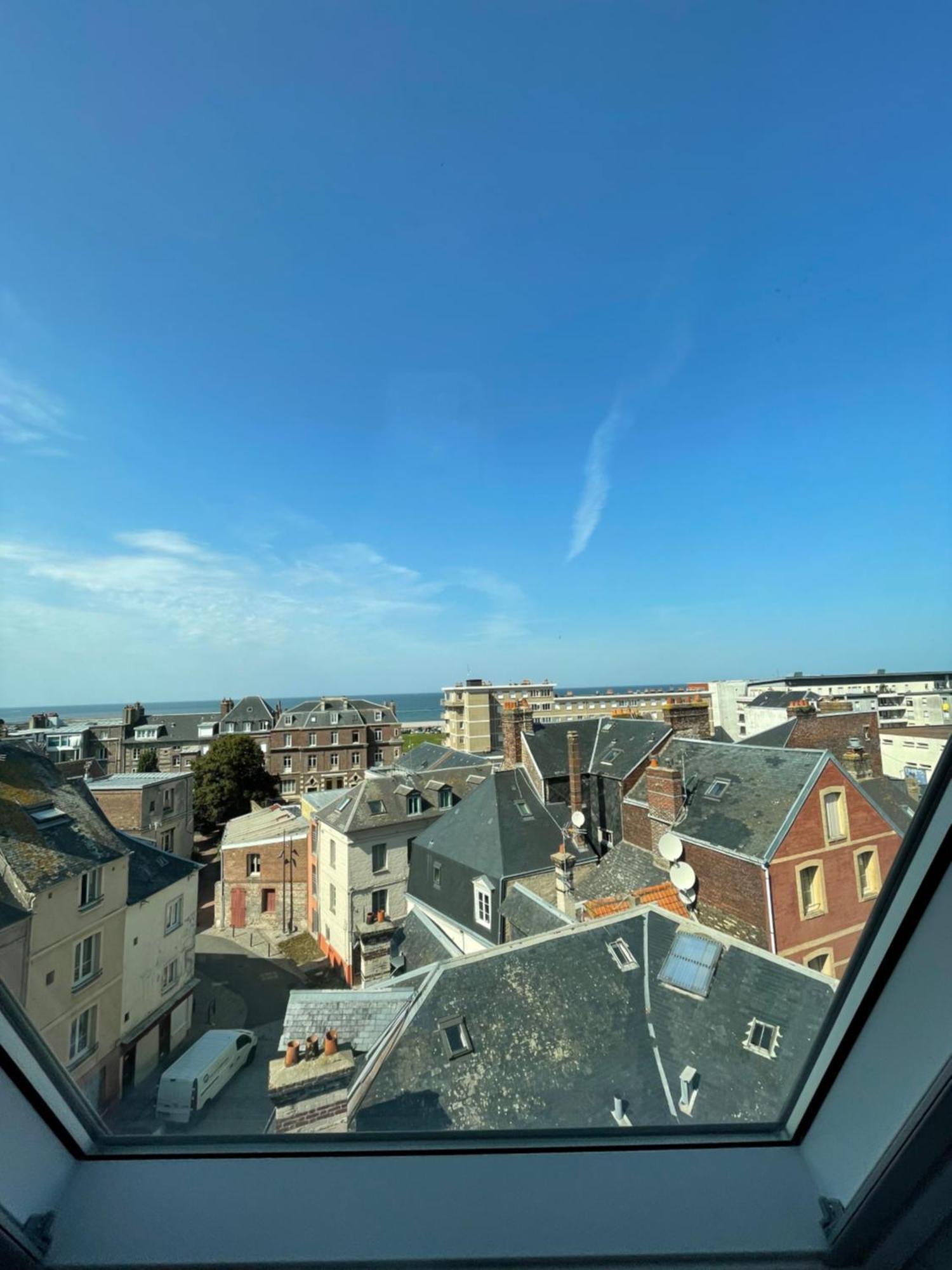 La Tour Aux Crabes Pres De La Plage Dieppe Exteriör bild